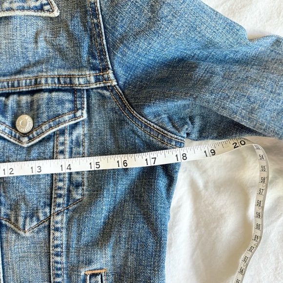 Vintage Levi’s Denim Jacket - Picture 4 of 6